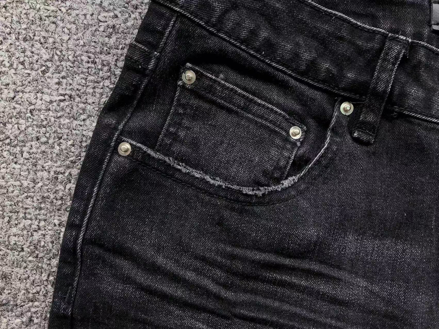 Calça AMIRI Gold Logo Black Denim