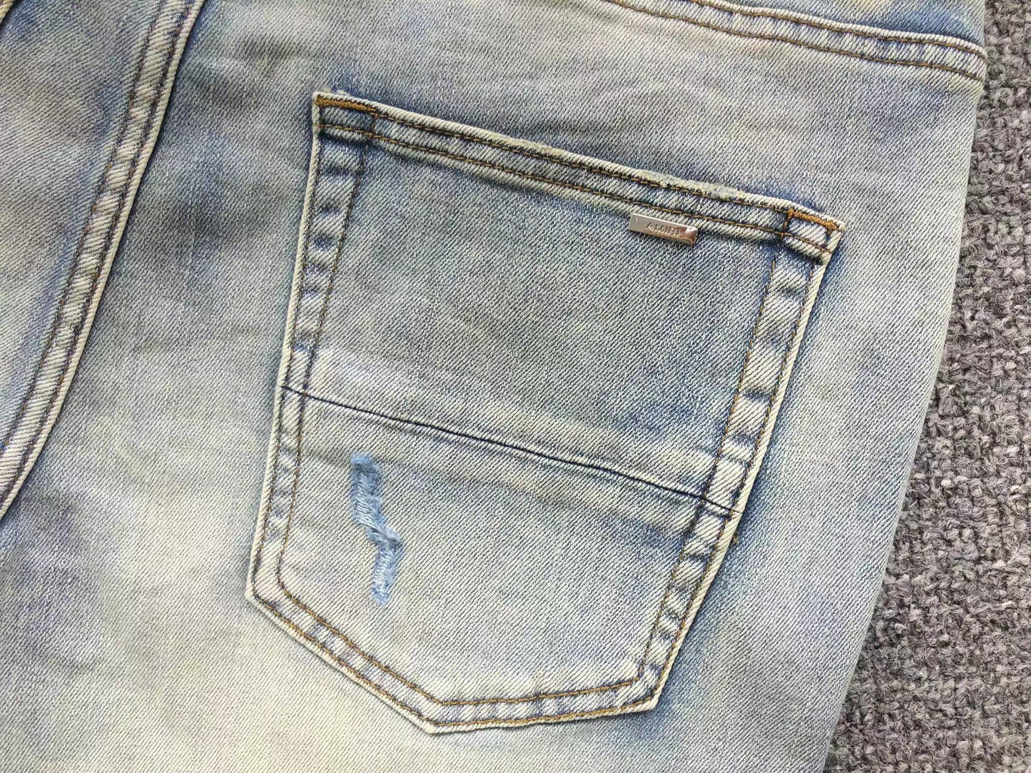 Calça AMIRI Destroyed Ice Wash