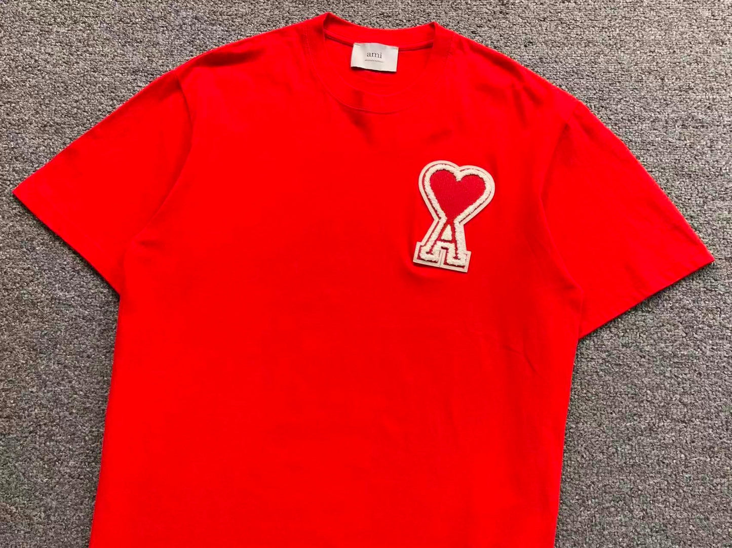 Camiseta AMI Paris Patch Logo Coração