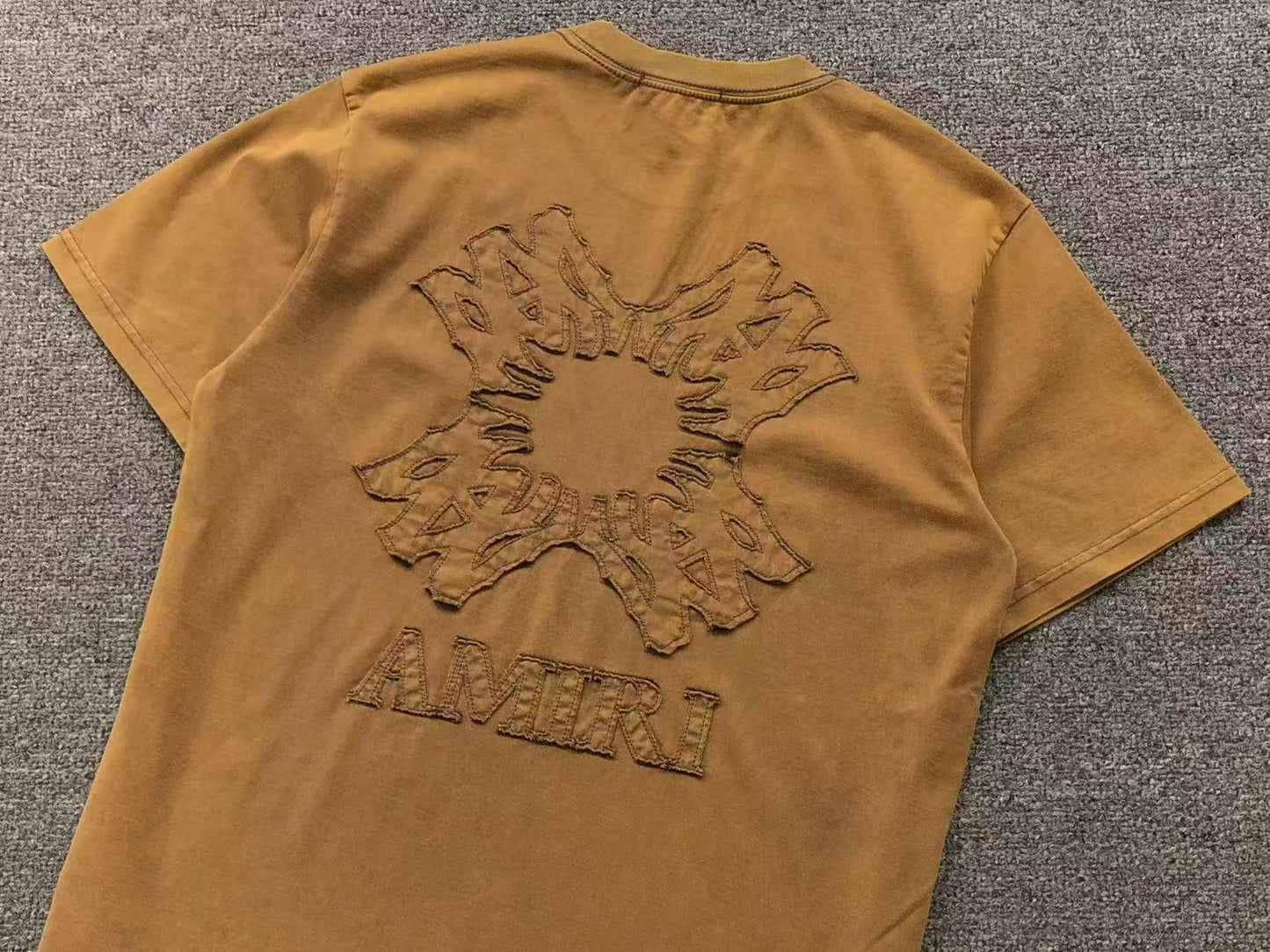 Camiseta AMIRI Cross Embossed Vintage