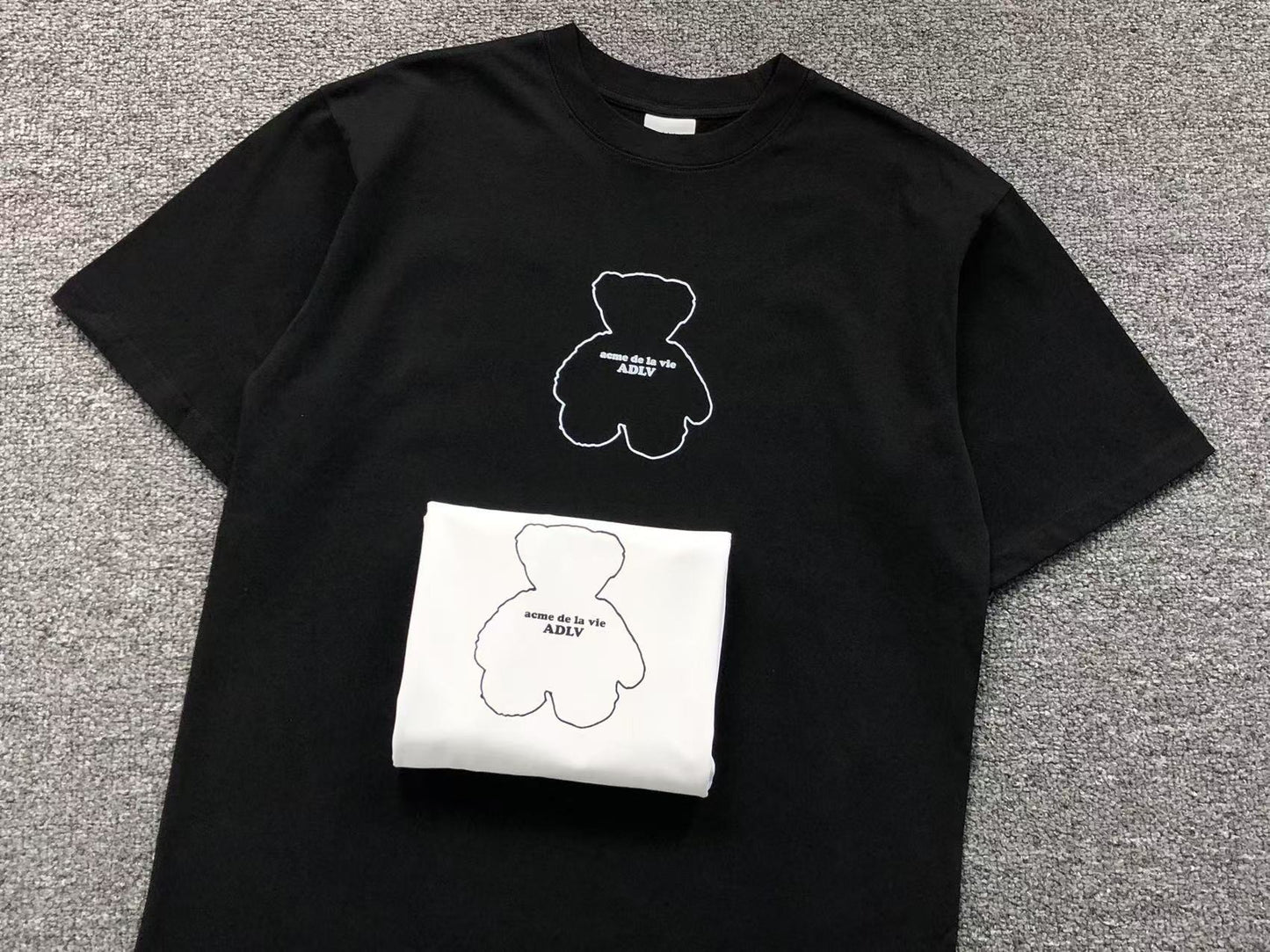 Camiseta ADLV Teddy Icon Graphic Tee