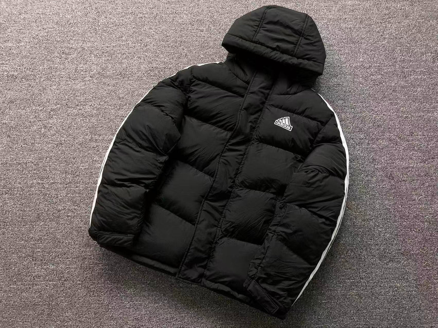 Jaqueta Puffer adidas Alpine Street