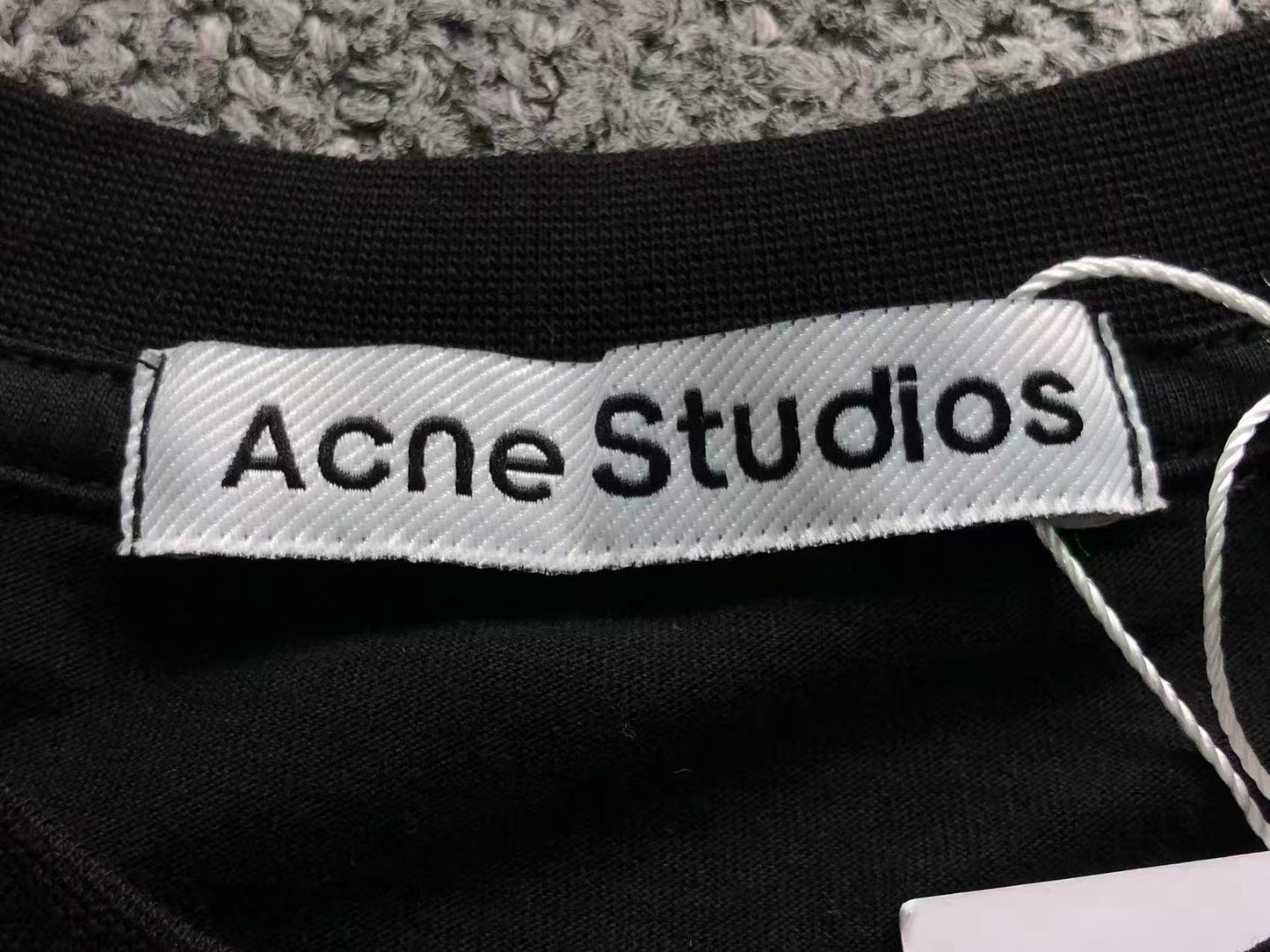 Camiseta Acne Studios Mono Circle Logo