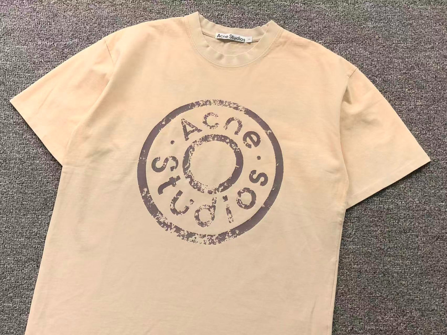 Camiseta Acne Studios Worn Circle Graphic