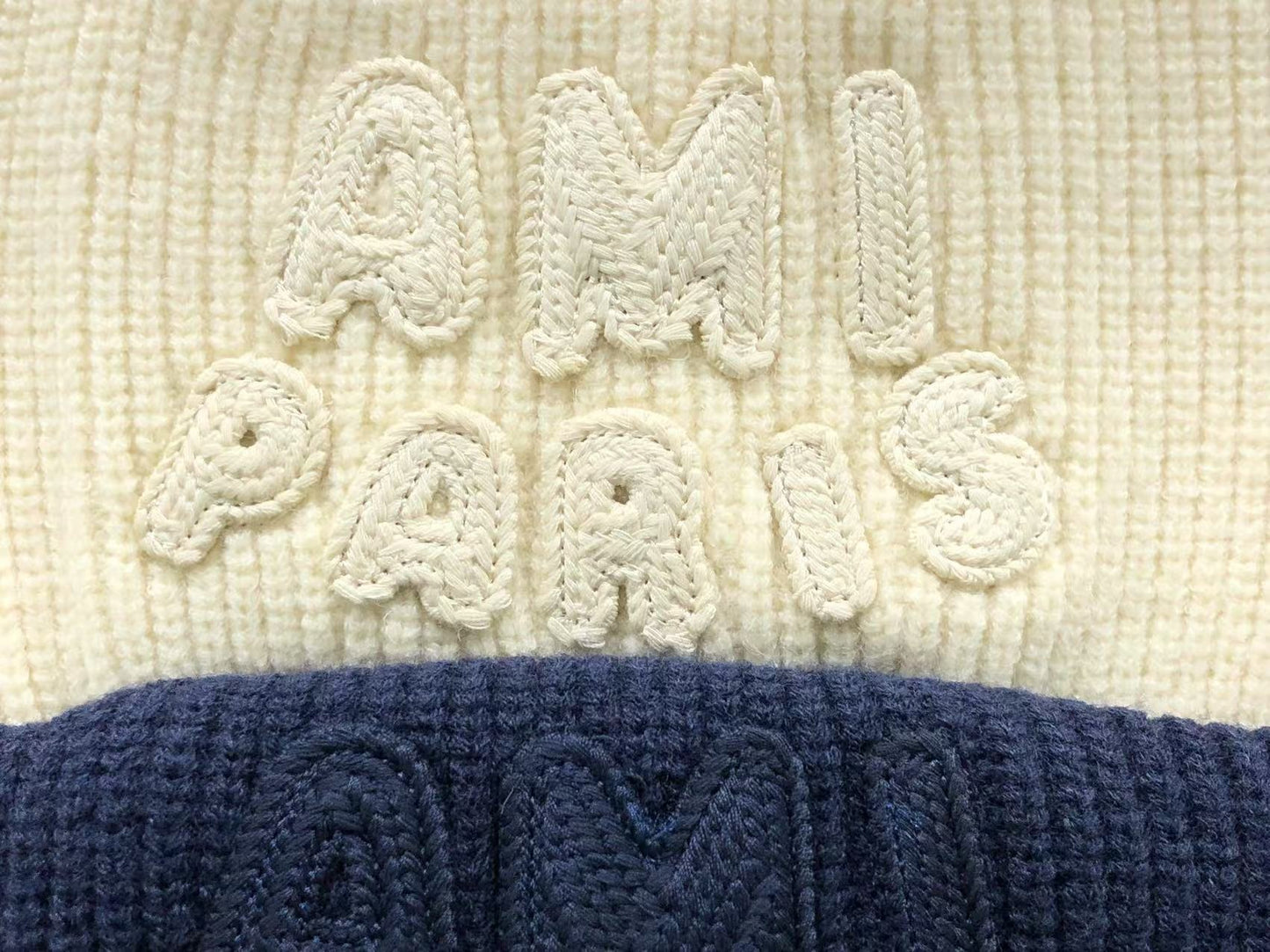 Suéter AMI Paris Cardigan Knit