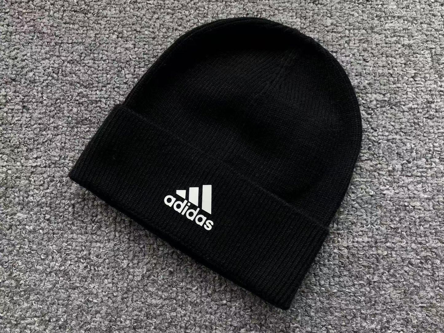 Touca adidas Core Knit