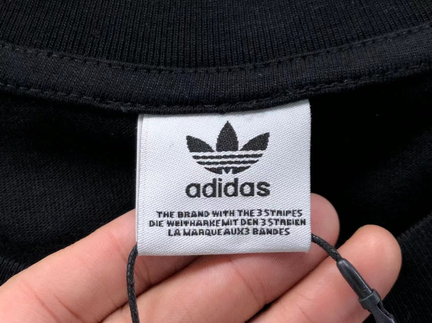 Moletom Adidas Red Badge Crew