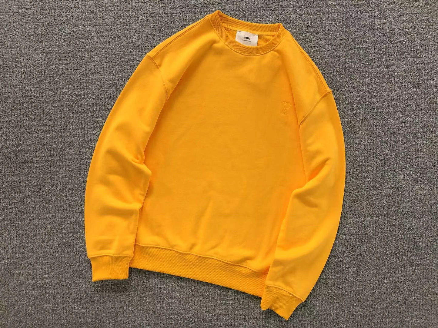 Moletom AMI Paris Crewneck Minimal Ami de Cœur