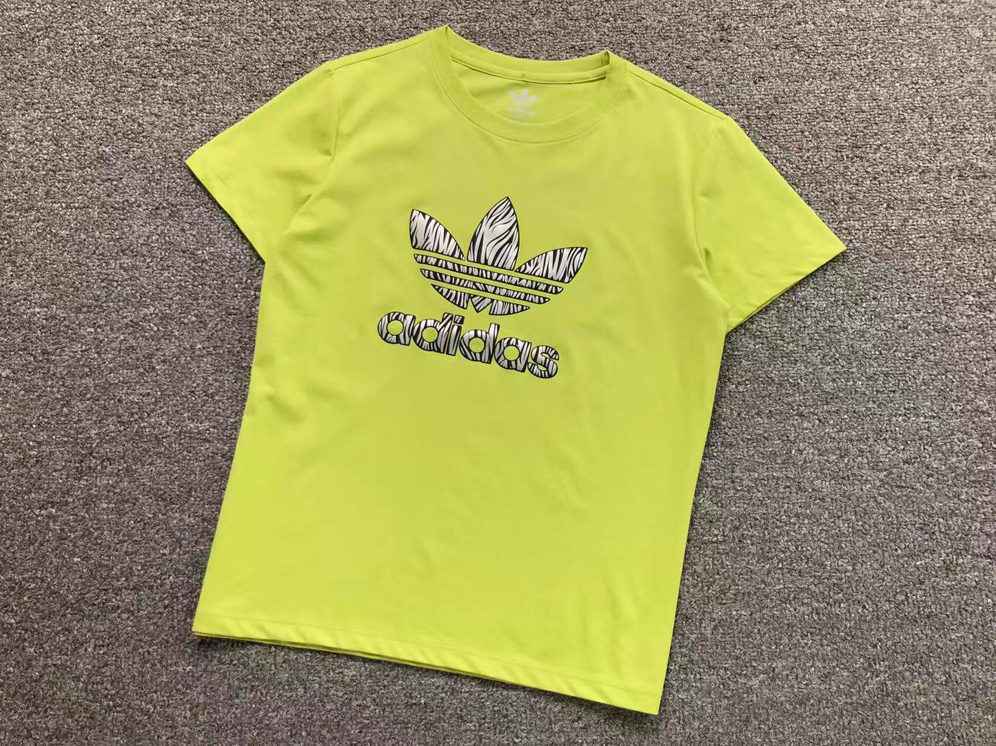 Camiseta adidas Originals Zebra Trefoil