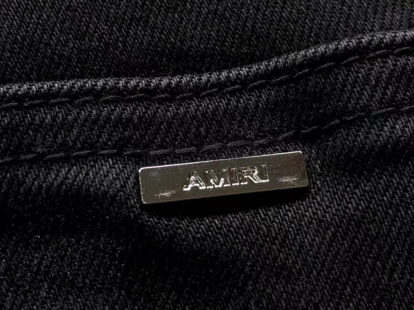 Calça AMIRI Logo Destroyed Black Denim