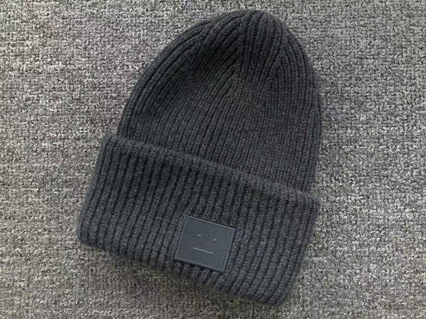 Touca Acne Studios Winter Essential