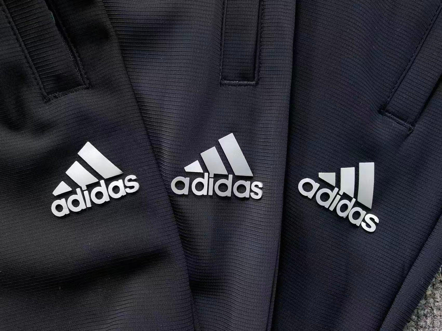 Calça Adidas Essential Slim Pants