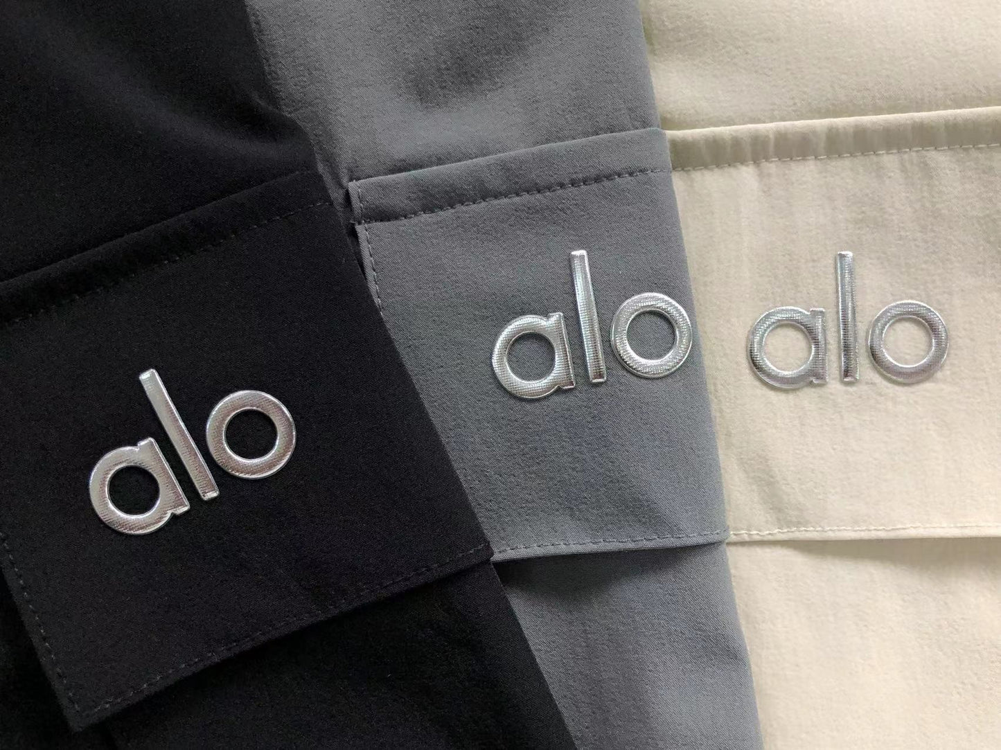 Calça elástica ALO moletom cargo