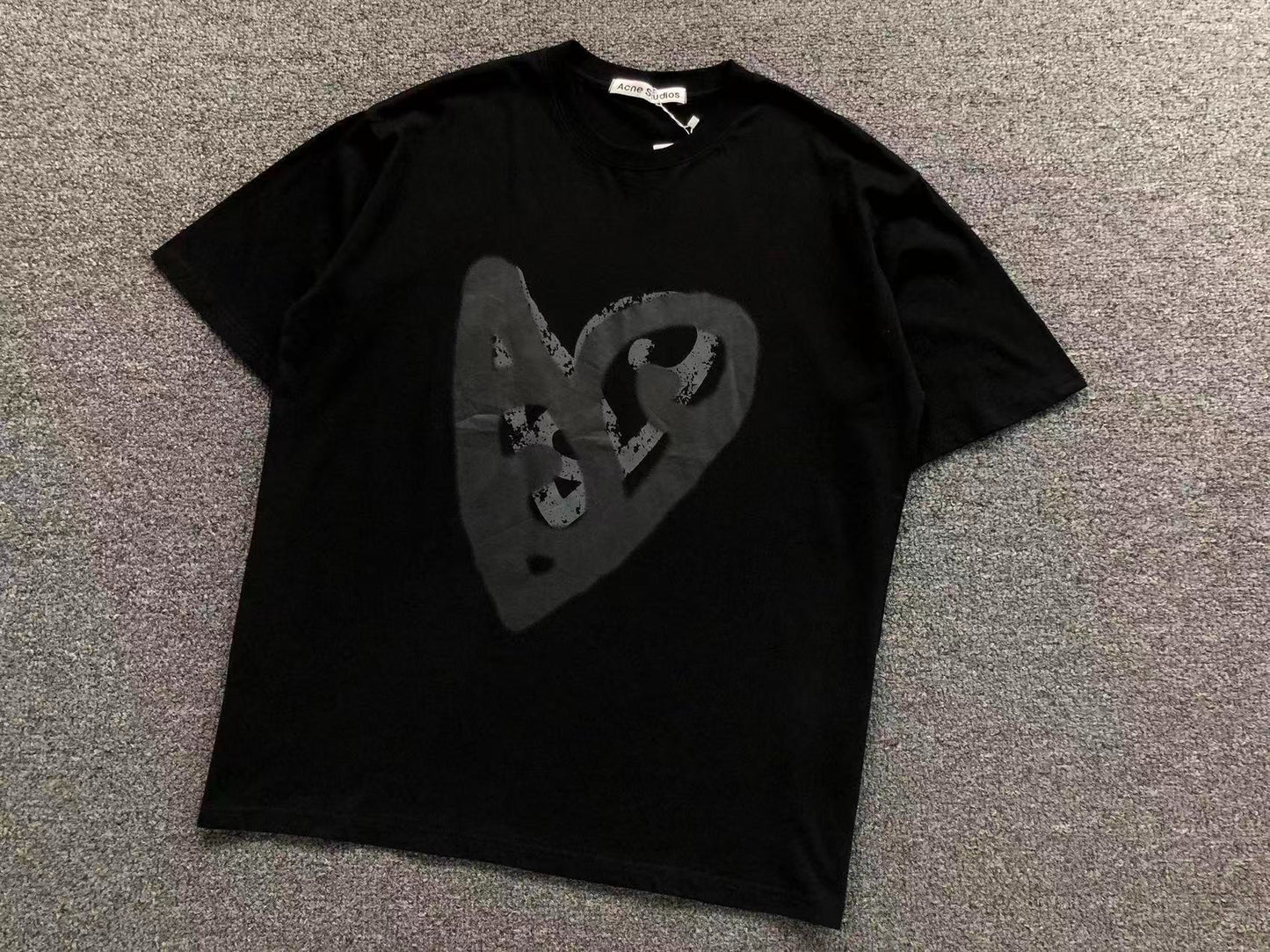 Camiseta Acne Studios Spray Heart