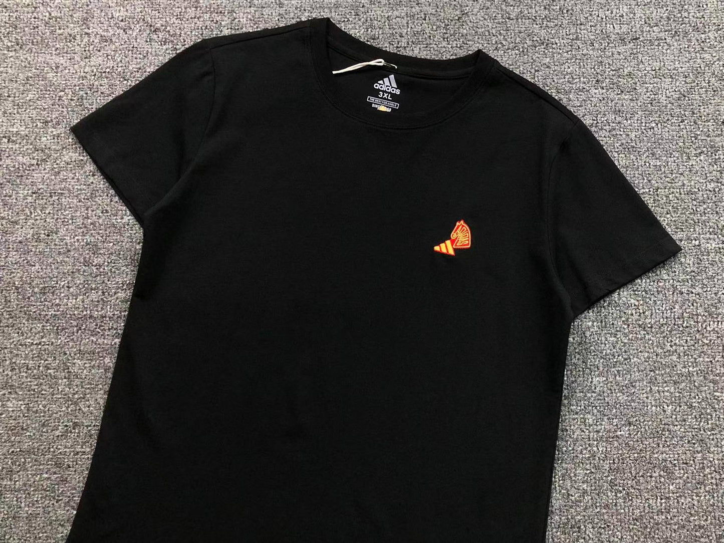 Camiseta Adidas Mini Icon Essentials Feminina