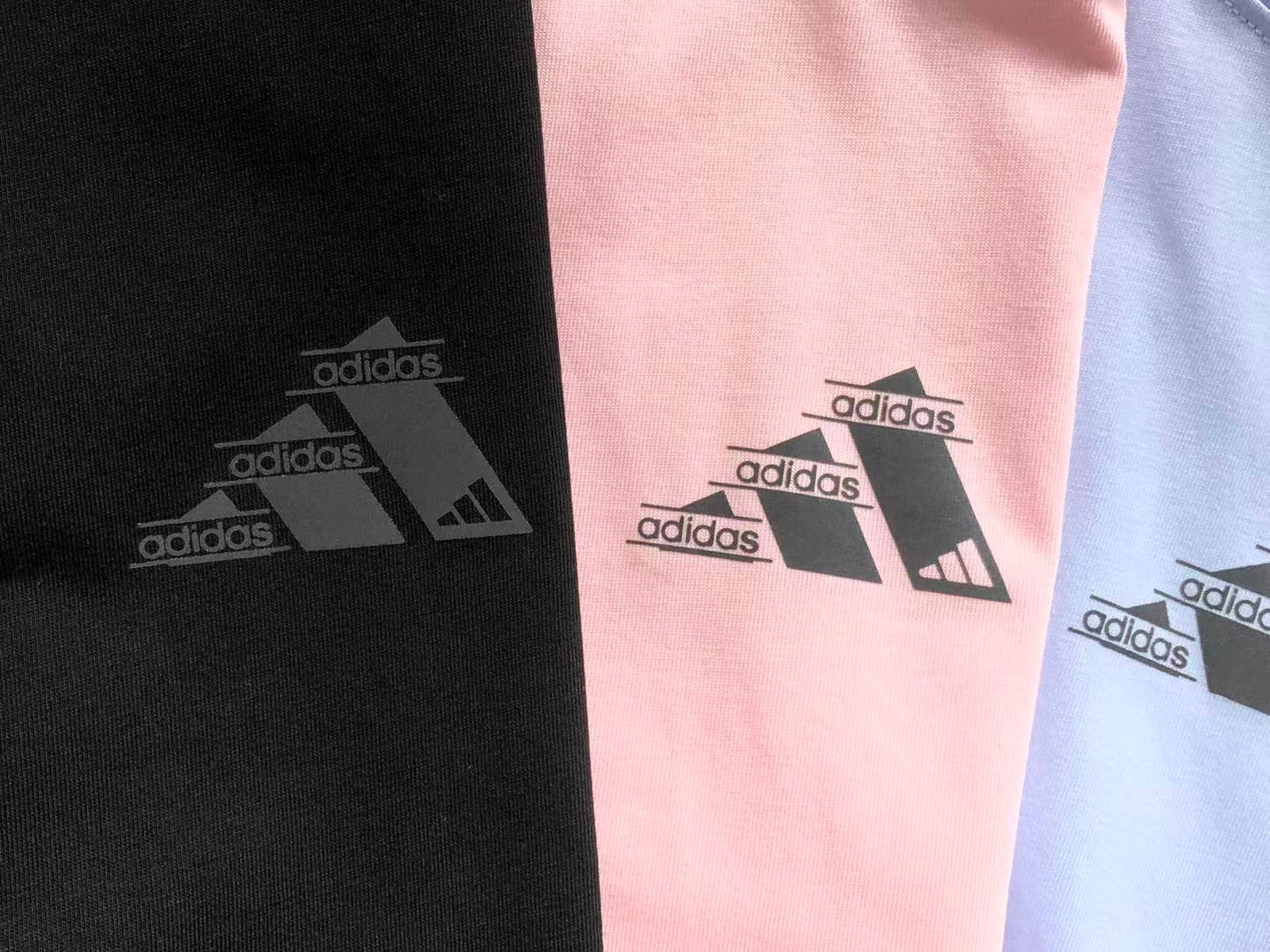 Camiseta Adidas Micro Logo Minimal Feminina