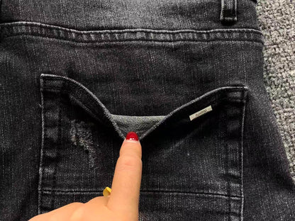 Bermuda Jeans AMIRI Black Distressed Red Logo