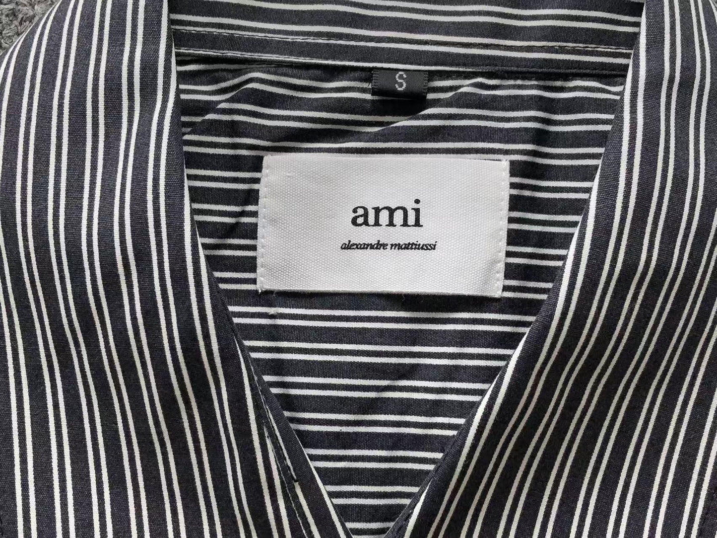 Camisa AMI Paris Clean Stripe Classic