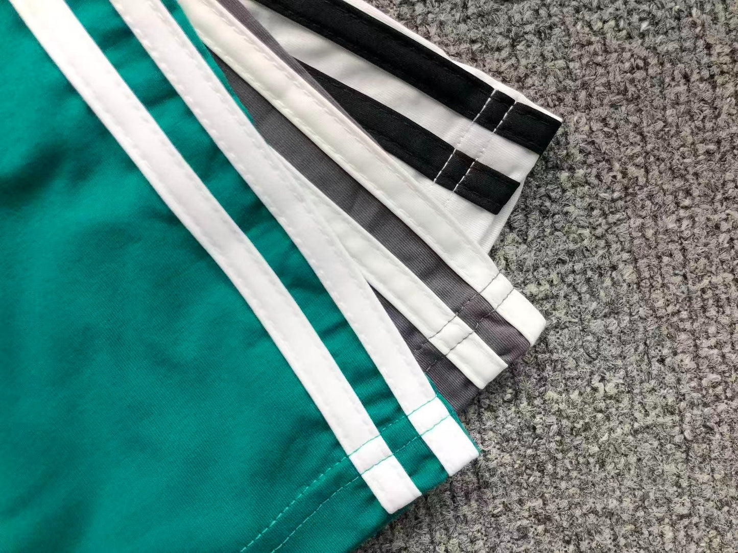 Camiseta Adidas Active Wear 3 Stripes