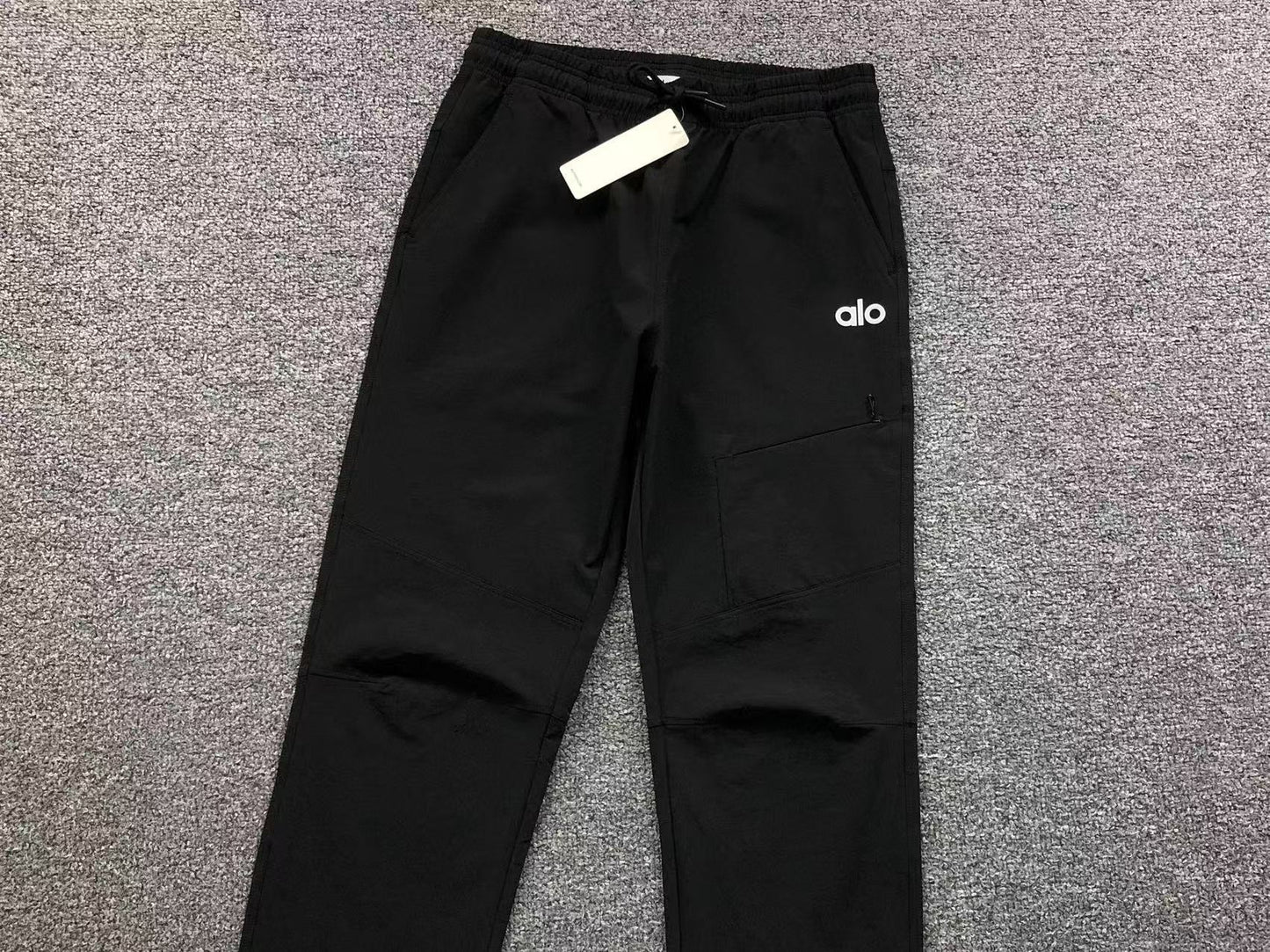 Calça elástica ALO moletom cargo