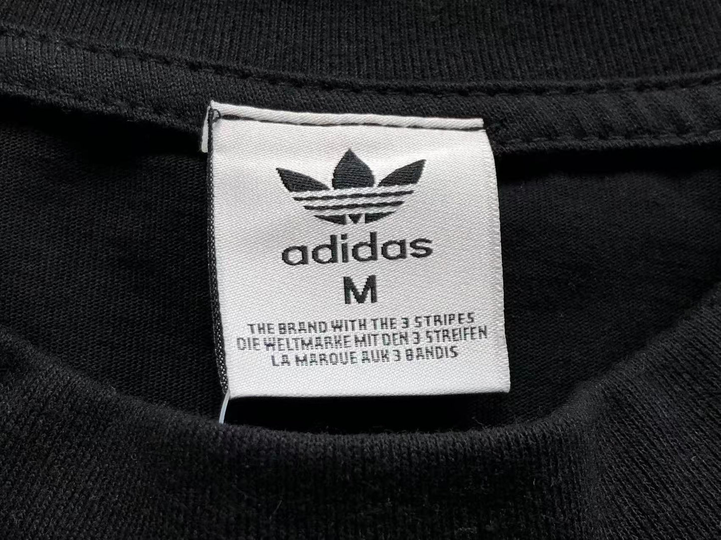 Camiseta Adidas Originals Shoulder Hardware