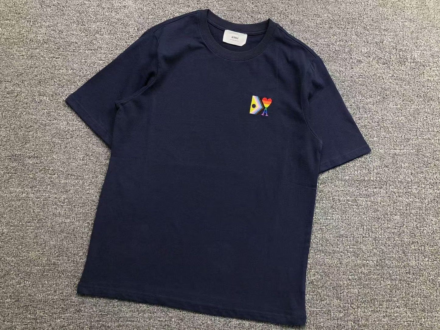 Camiseta AMI Paris Multicolor Heart Edition