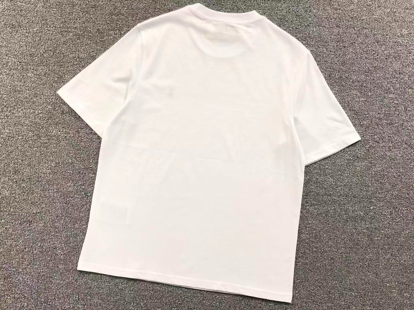 Camiseta AMI Paris Logo Coração Mini Bordado