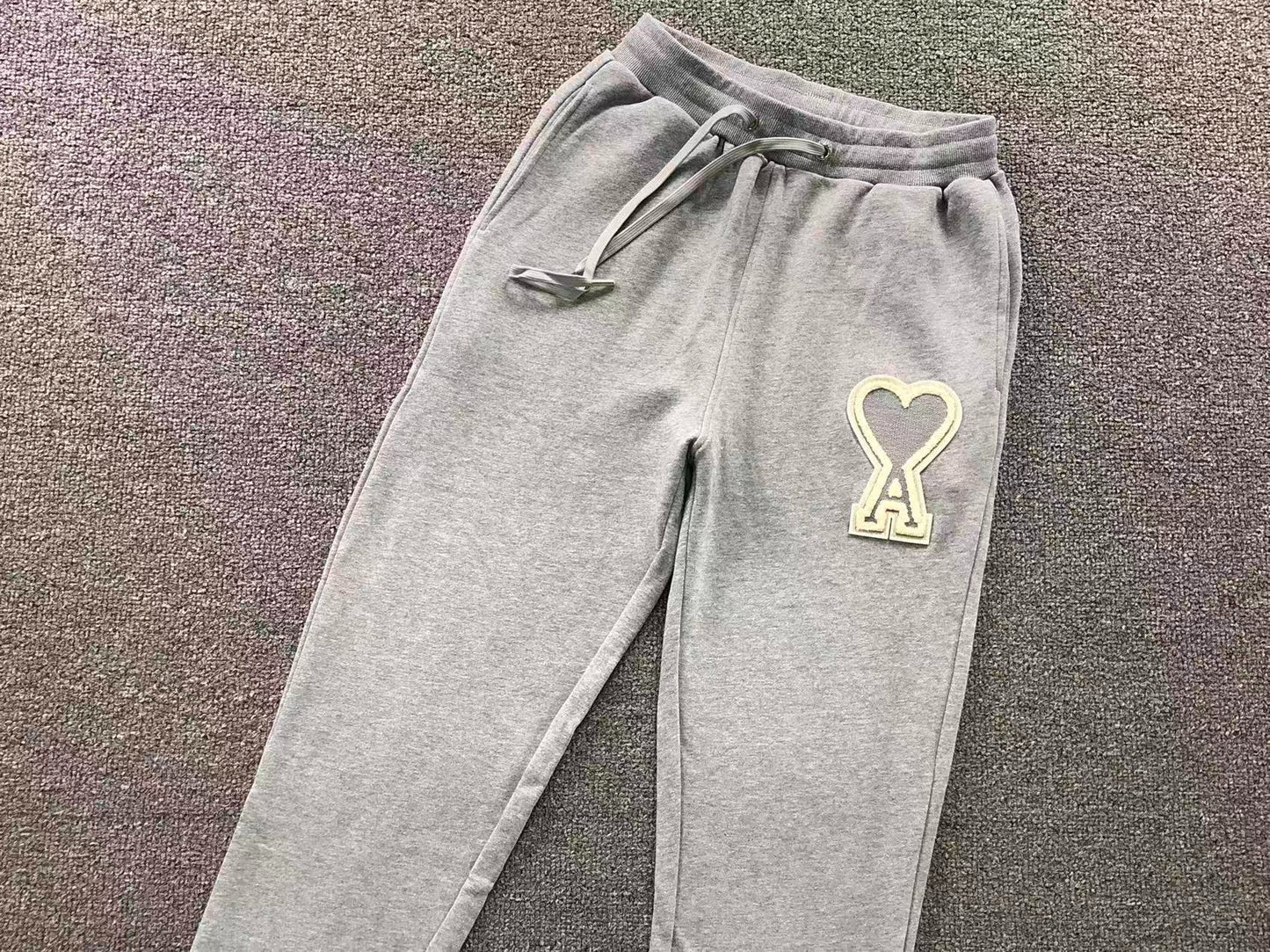 Calça Jogger AMI Paris Big Logo Heart Moletom