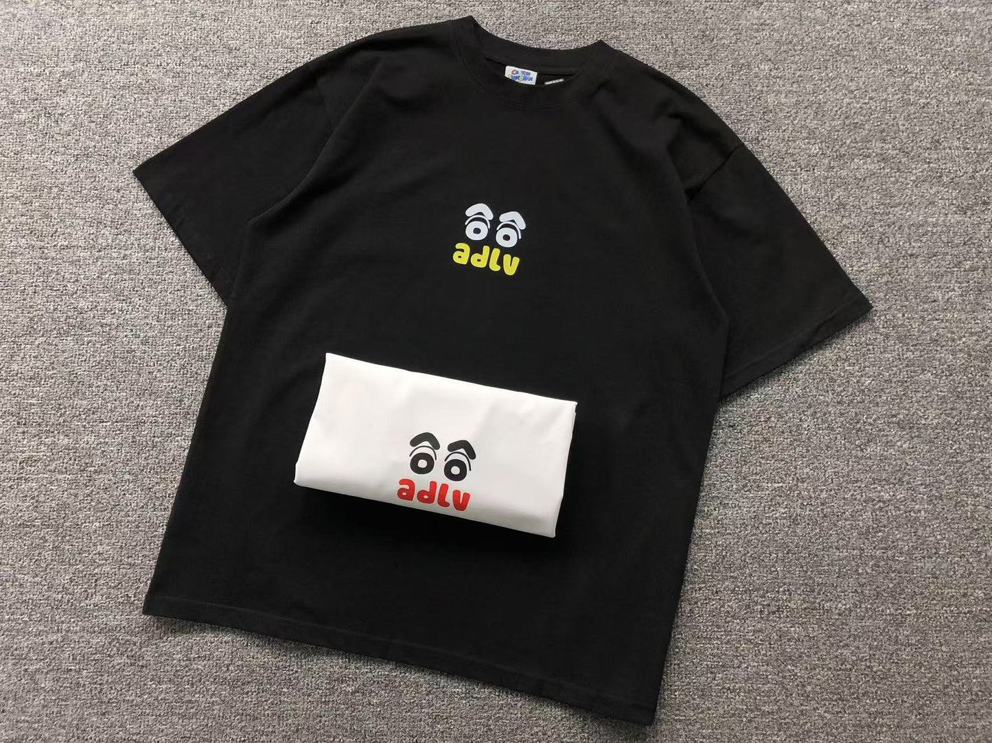 Camiseta ADLV Cartoon Squad Graphic Tee