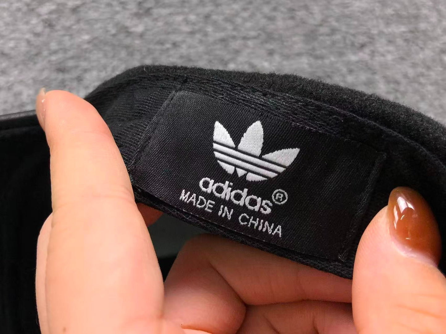 Boné adidas Silent Luxury