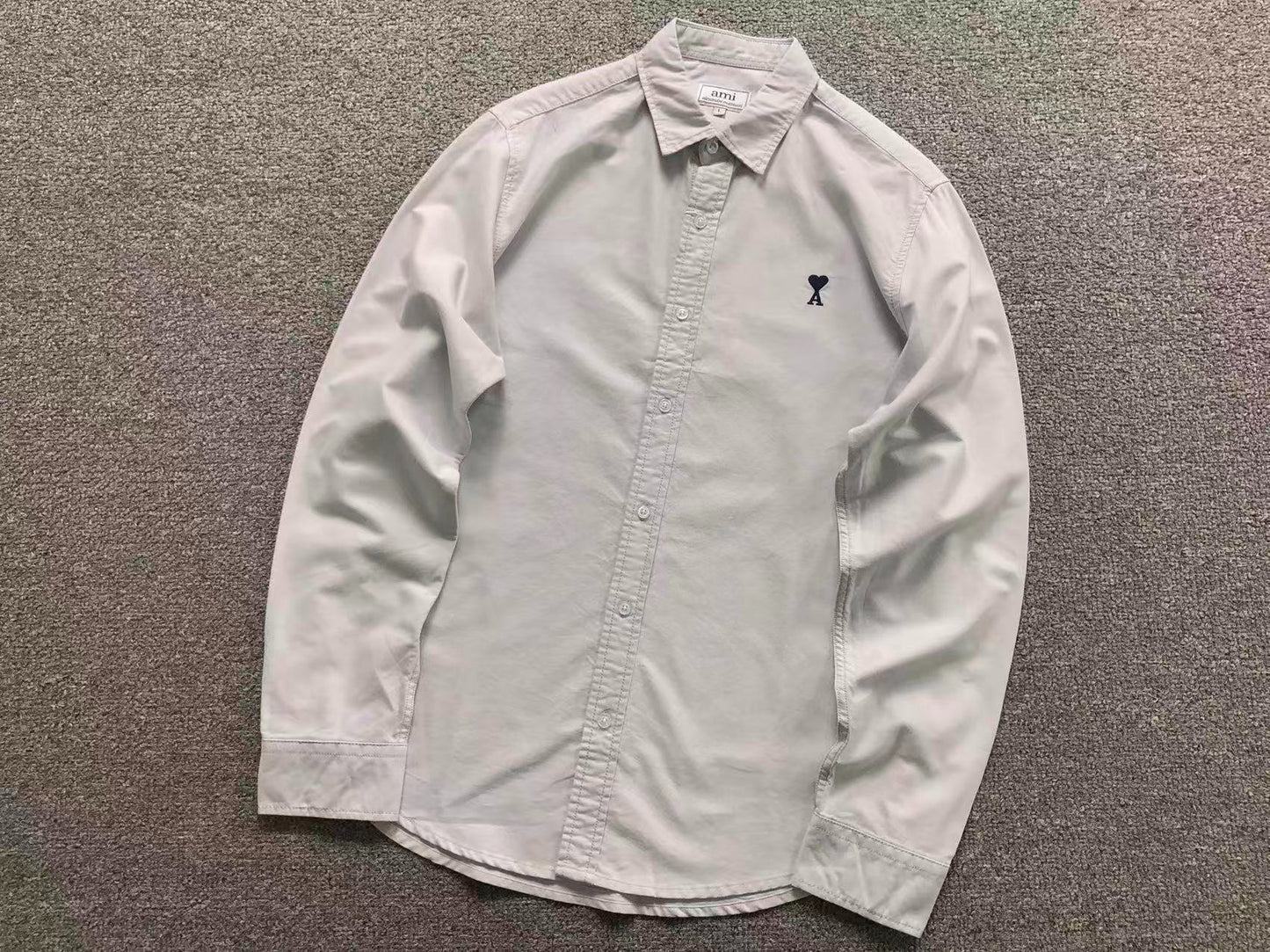 Camisa AMI Paris Logo Coração Bordado