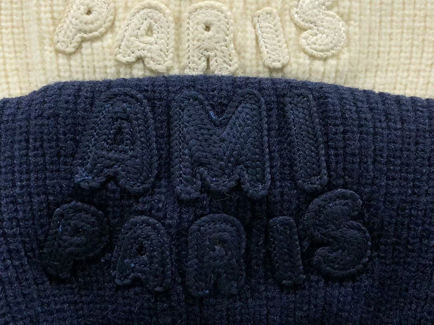 Suéter AMI Paris Cardigan Knit