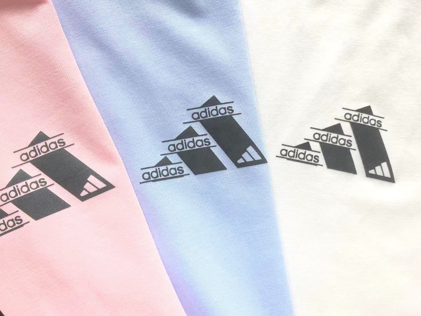 Camiseta Adidas Micro Logo Minimal Feminina