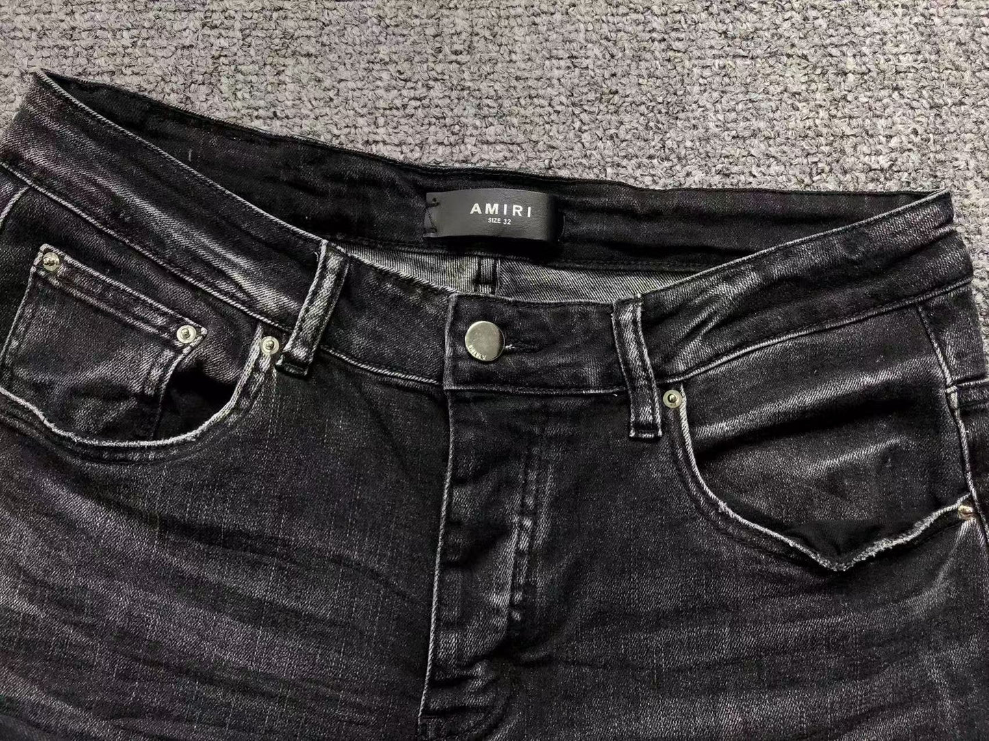 Calça AMIRI Red Logo Destroyed