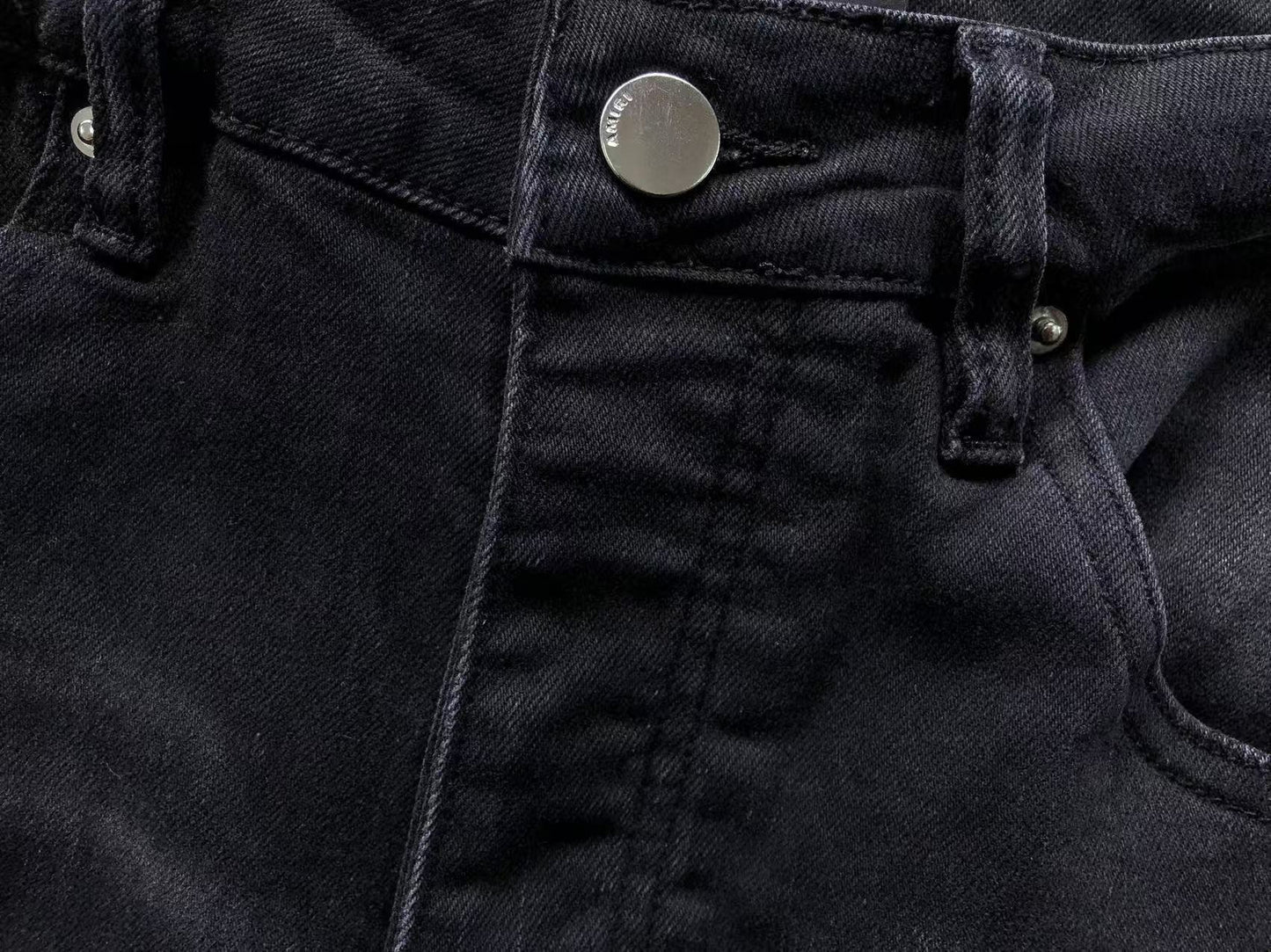 Calça AMIRI Tonal Logo Distress Denim