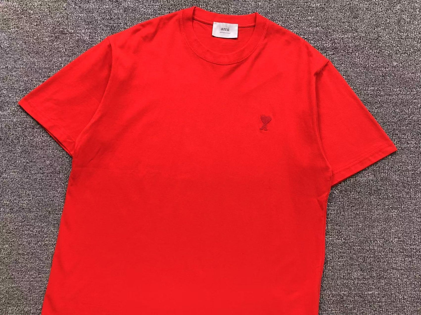 Camiseta AMI Paris Mini Heart Logo