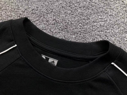 Camiseta Adidas Clean Sport Design