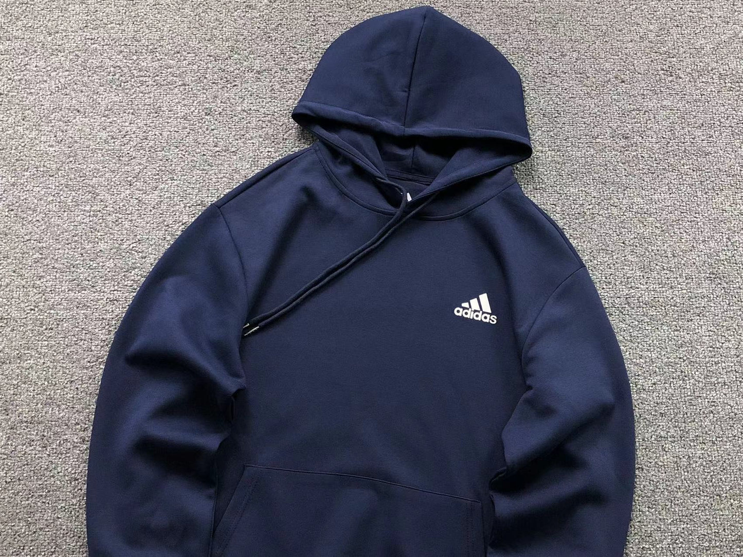Conjunto Adidas Minimal Essential Hoodie