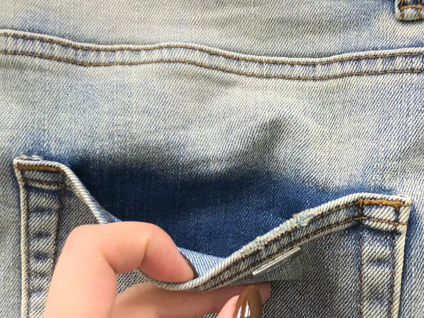 Calça AMIRI Destroyed Ice Wash