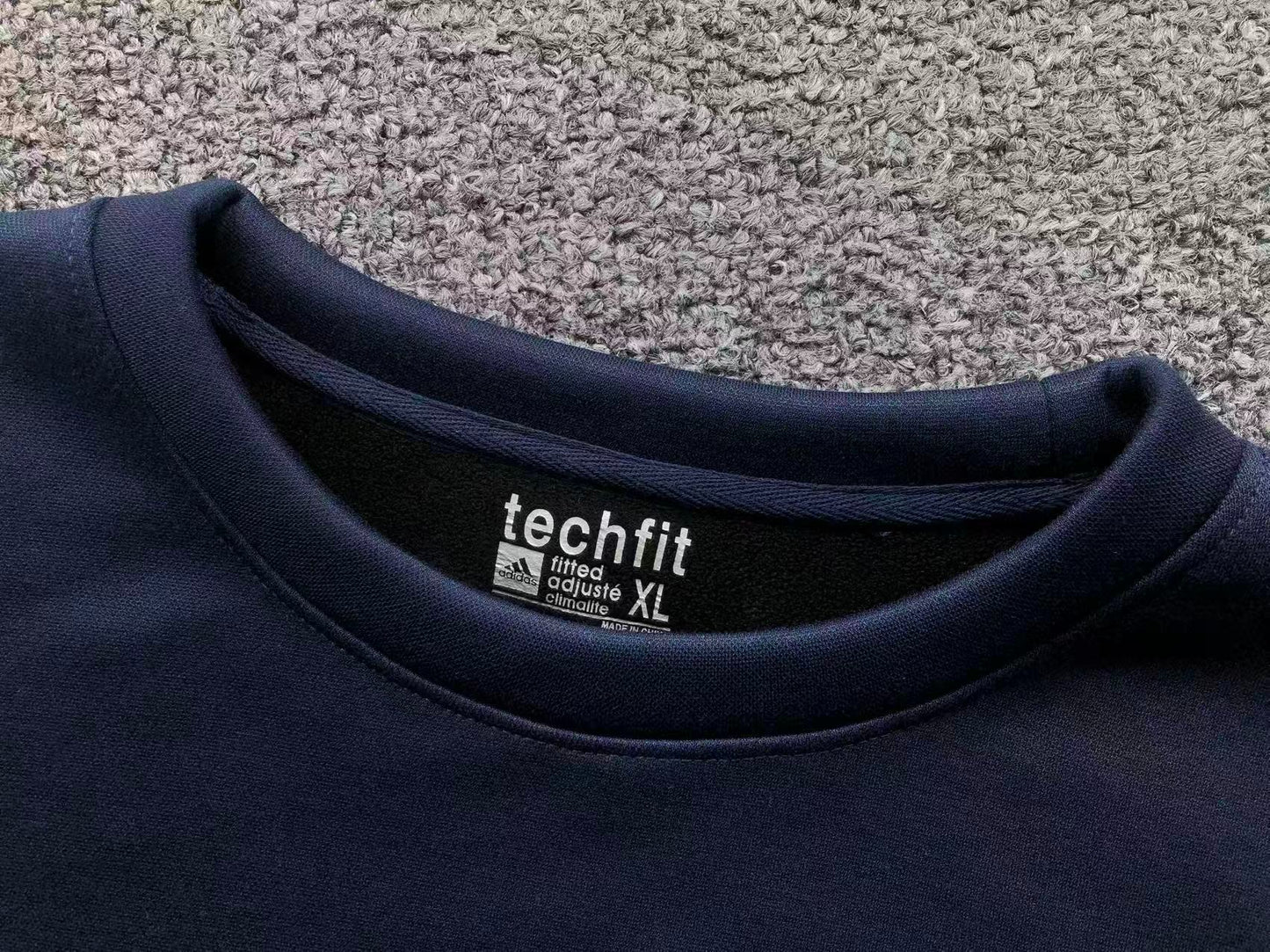 Moletom Adidas TechFit Essential Crew