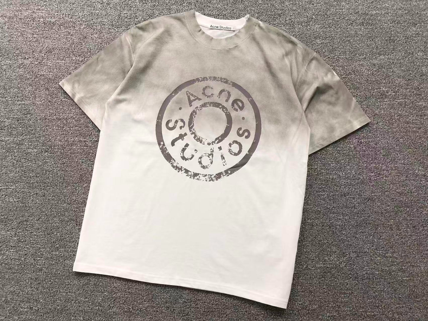 Camiseta Acne Studios Worn Circle Graphic