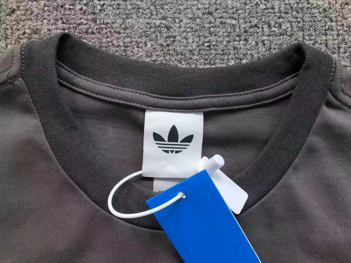 Camiseta Adidas Originals Essential