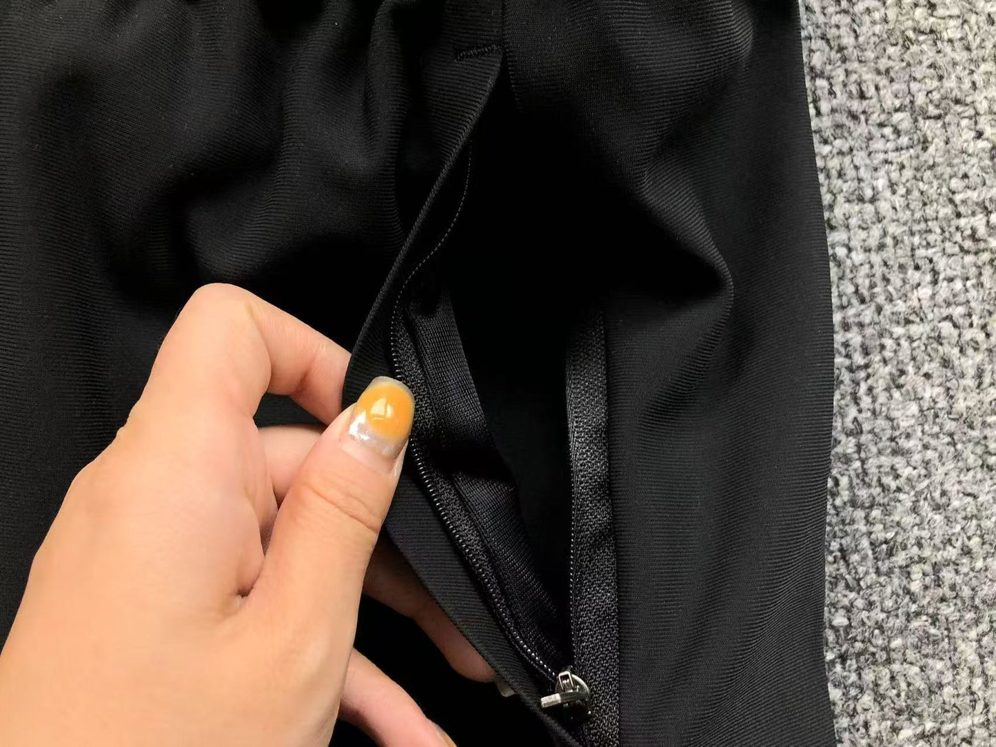 Calça elástica ALO moletom reta