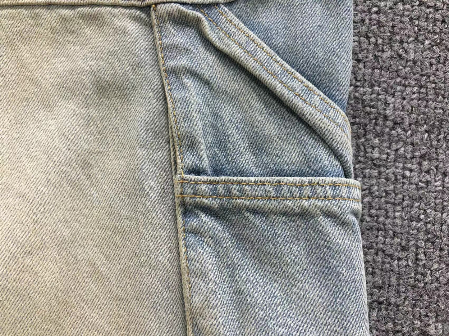 Calça AMIRI Dirty Wash Carpenter Jeans