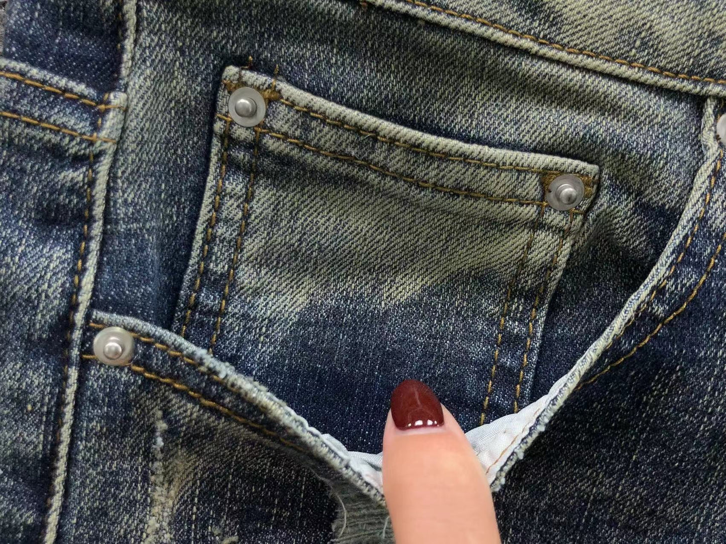Calça AMIRI Vintage Blue Ribbed Destroyed Denim