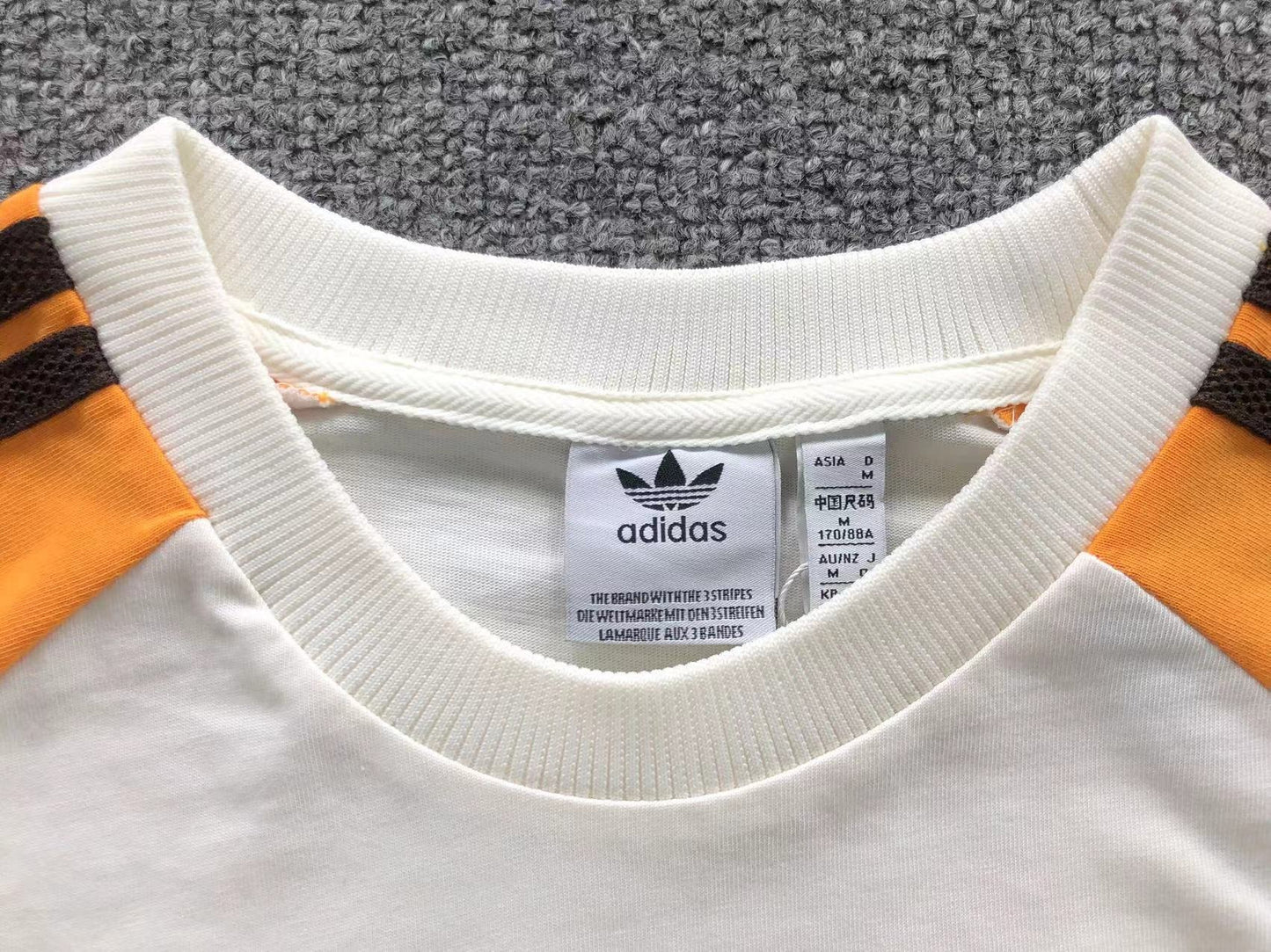 Camiseta Adidas Originals Raglan Vintage Feminina