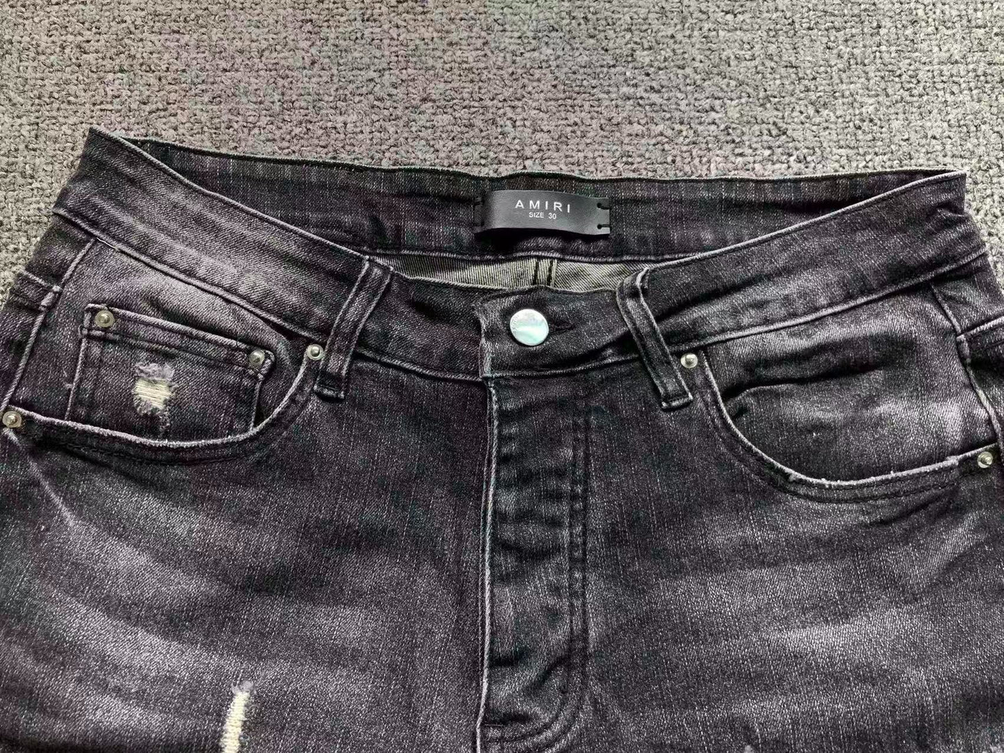 Bermuda Jeans AMIRI Black Distressed Red Logo