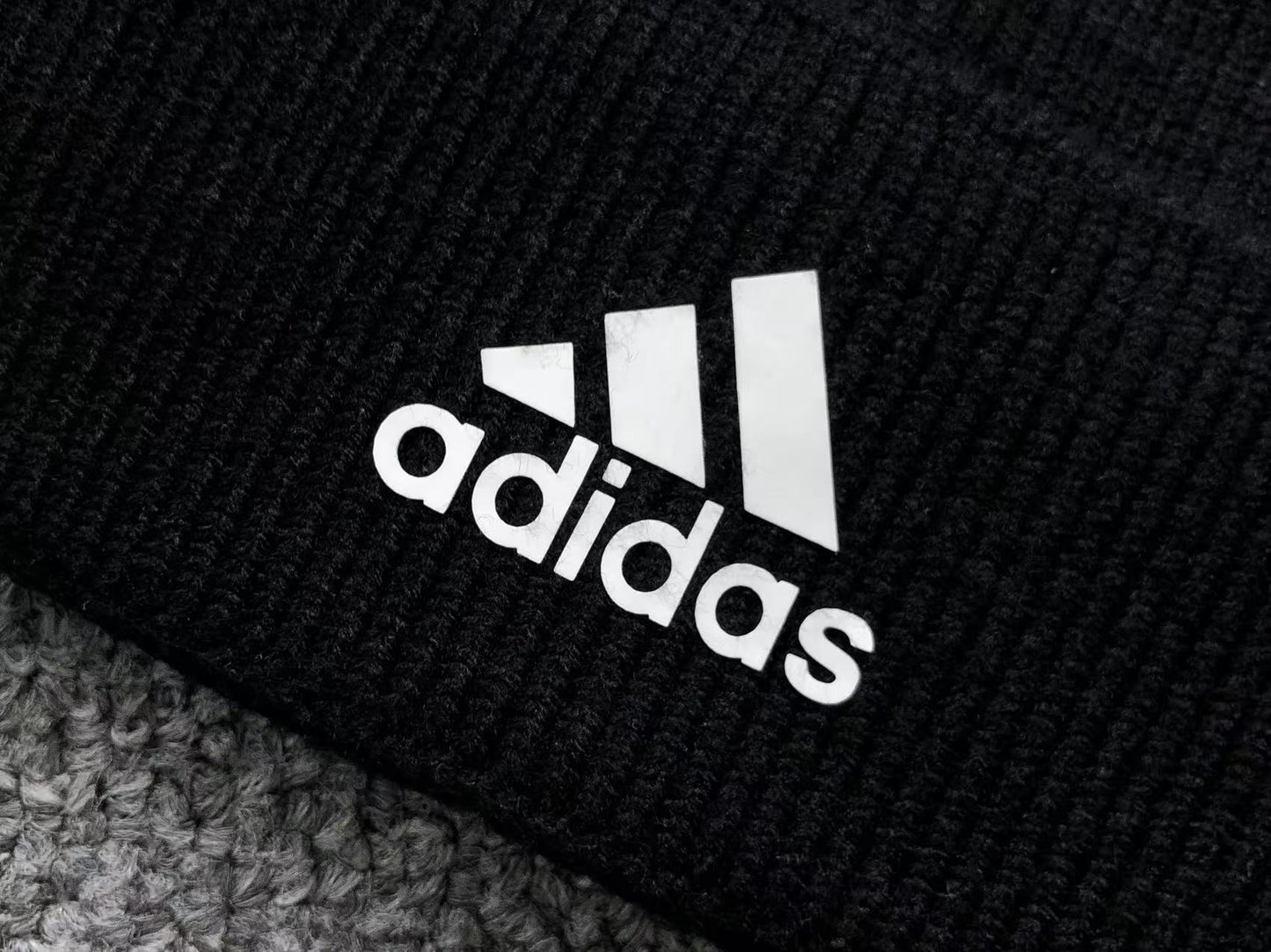 Touca adidas Core Knit