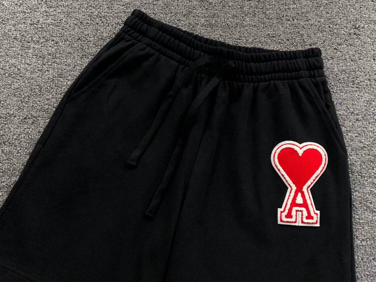 Short AMI Paris Big Heart Logo