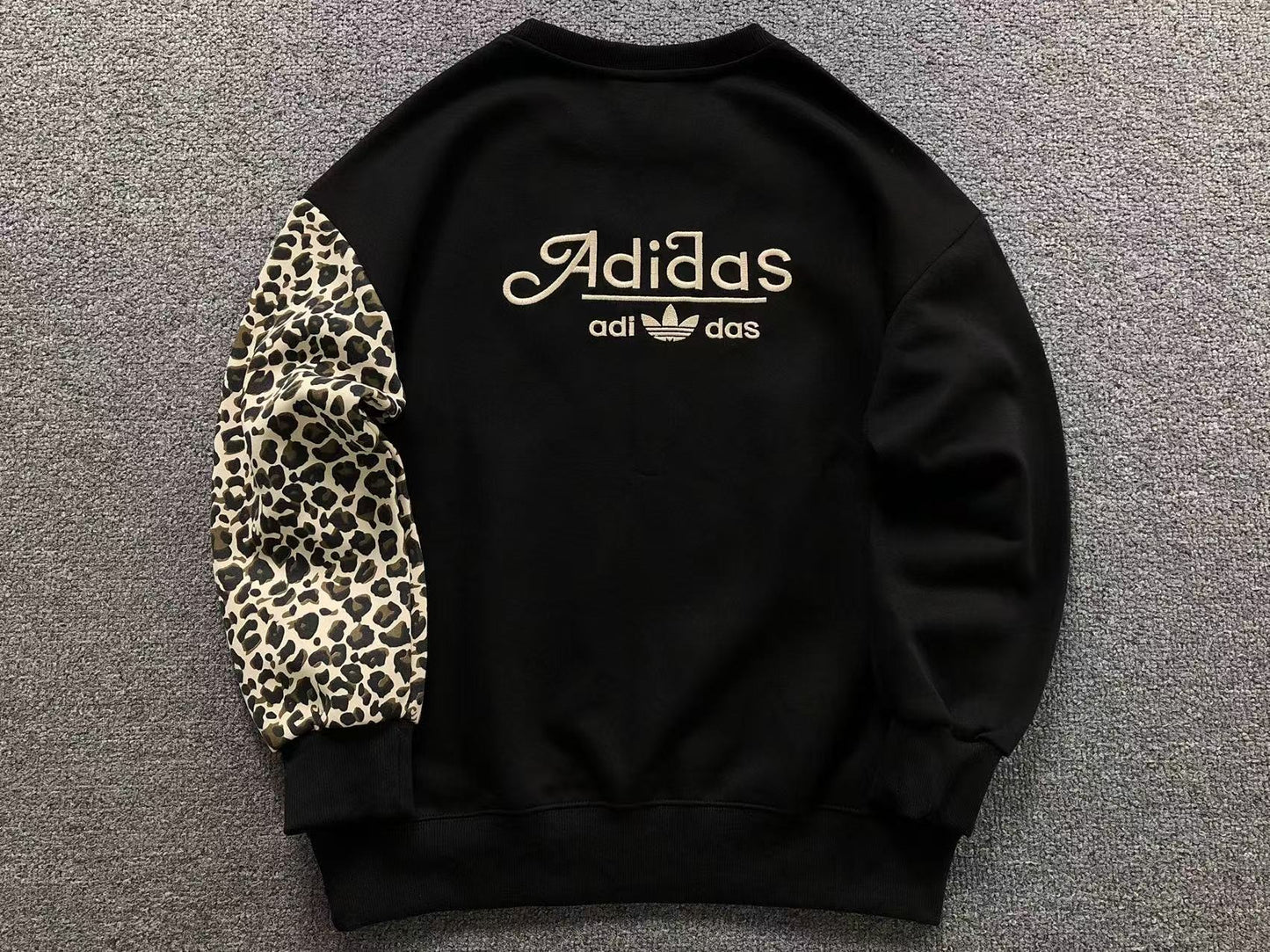 Conjunto Adidas Leopard Luxe